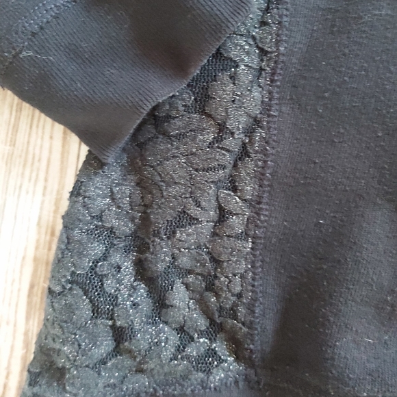 COPY - Navy blue holister sweater - Picture 2 of 3